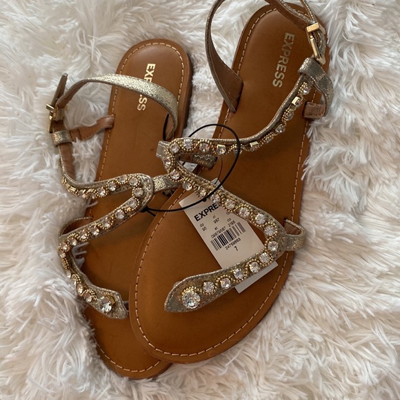 Express embellished thong sandals - Picture 9 of 10